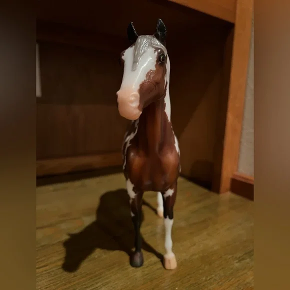 Breyer Vintage Club 2023 - Go Figure - Picture 3 of 10